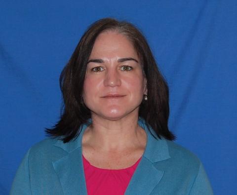 Suzanne Henderson headshot